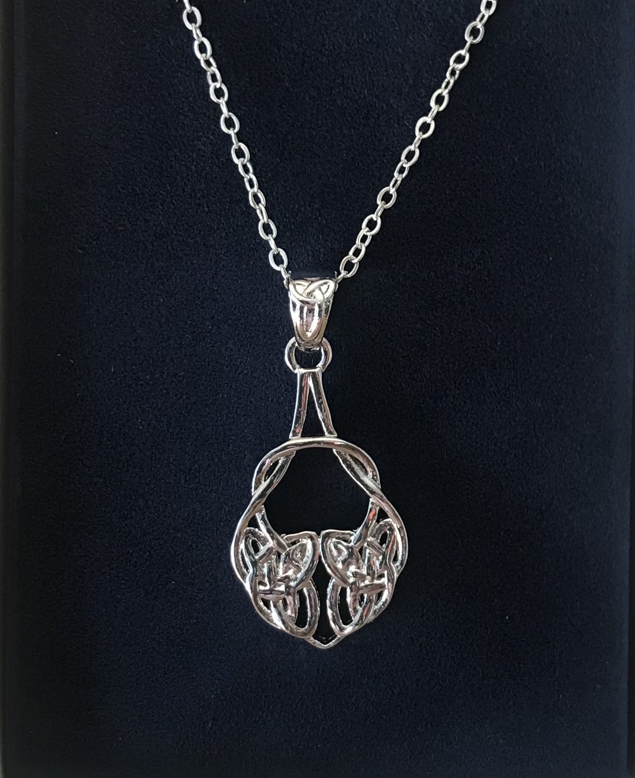 Celtic Knot Pendant – P20233 – Carrick Silverware
